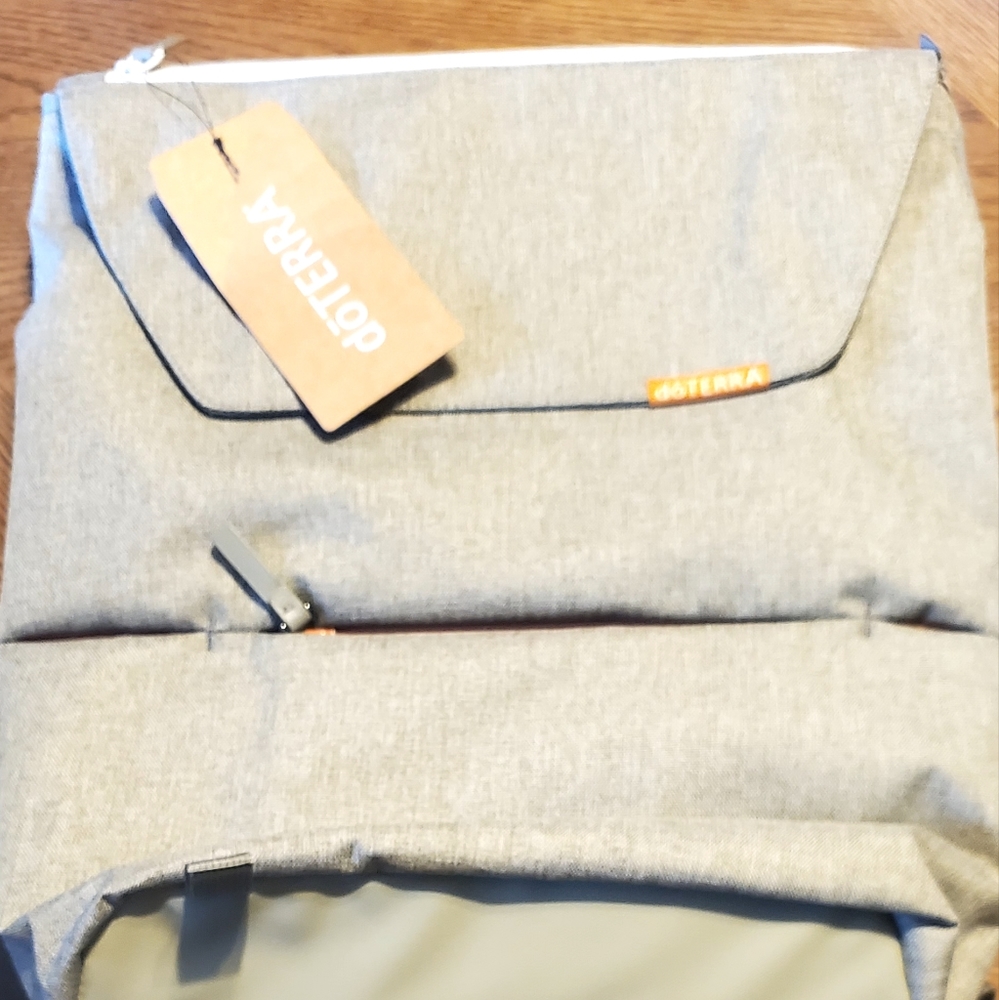Dōterra book bag